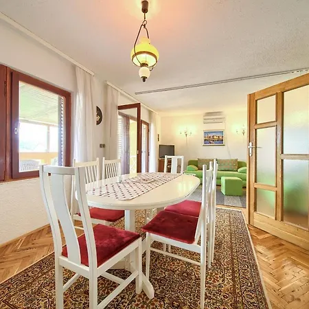 Ivana Apartamento